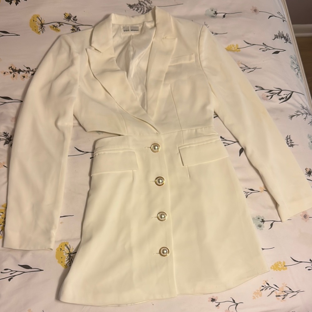Elegant Cream Blazer Coat